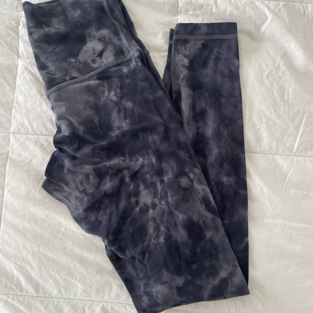 Black and grey lululemon Tie-Dye Leggings